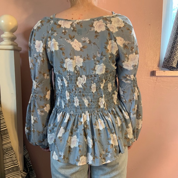 American Eagle Peasant Top - Picture 2 of 2